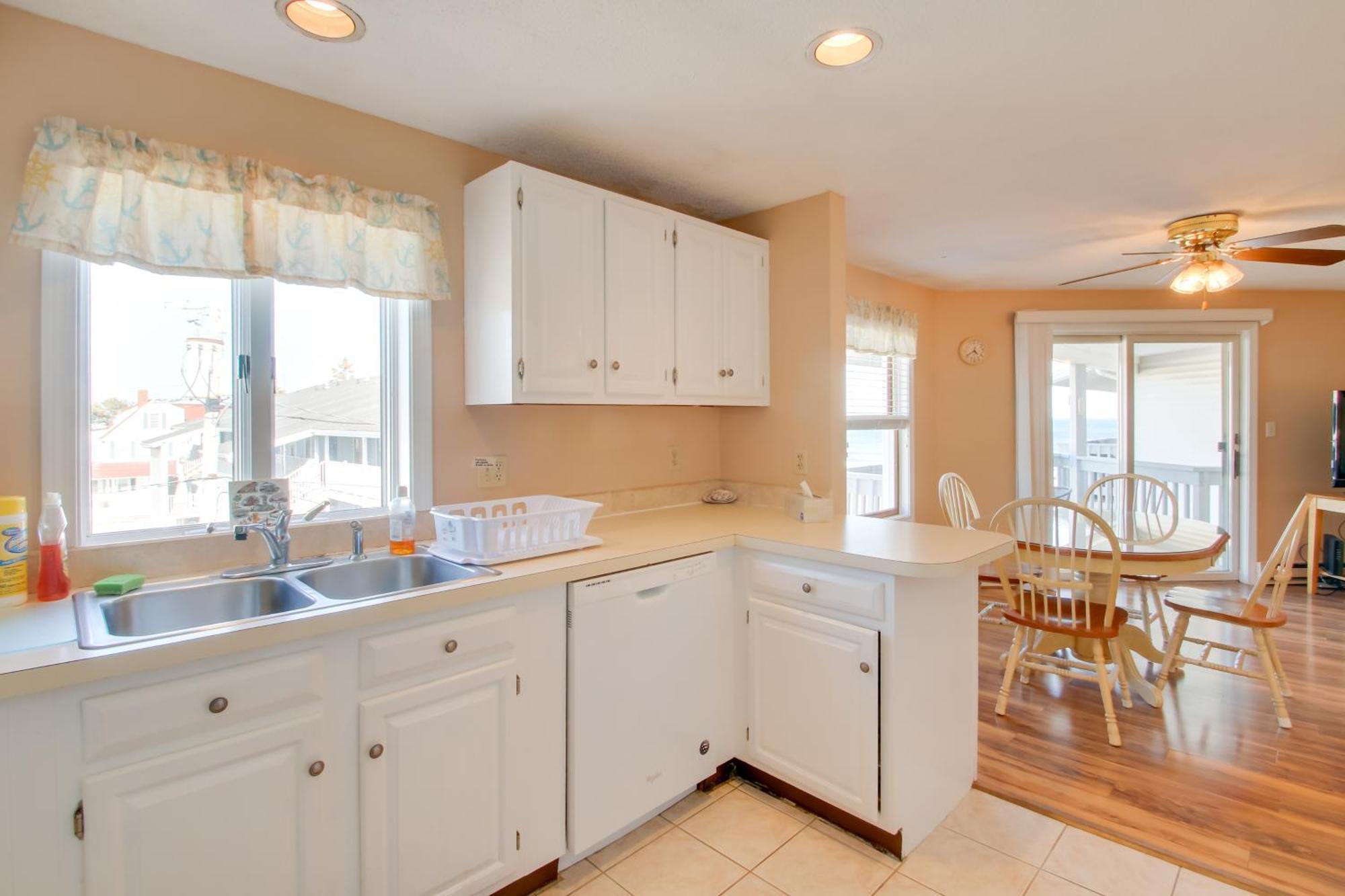 Beachfront Old Orchard Beach Condo With Balcony Kültér fotó